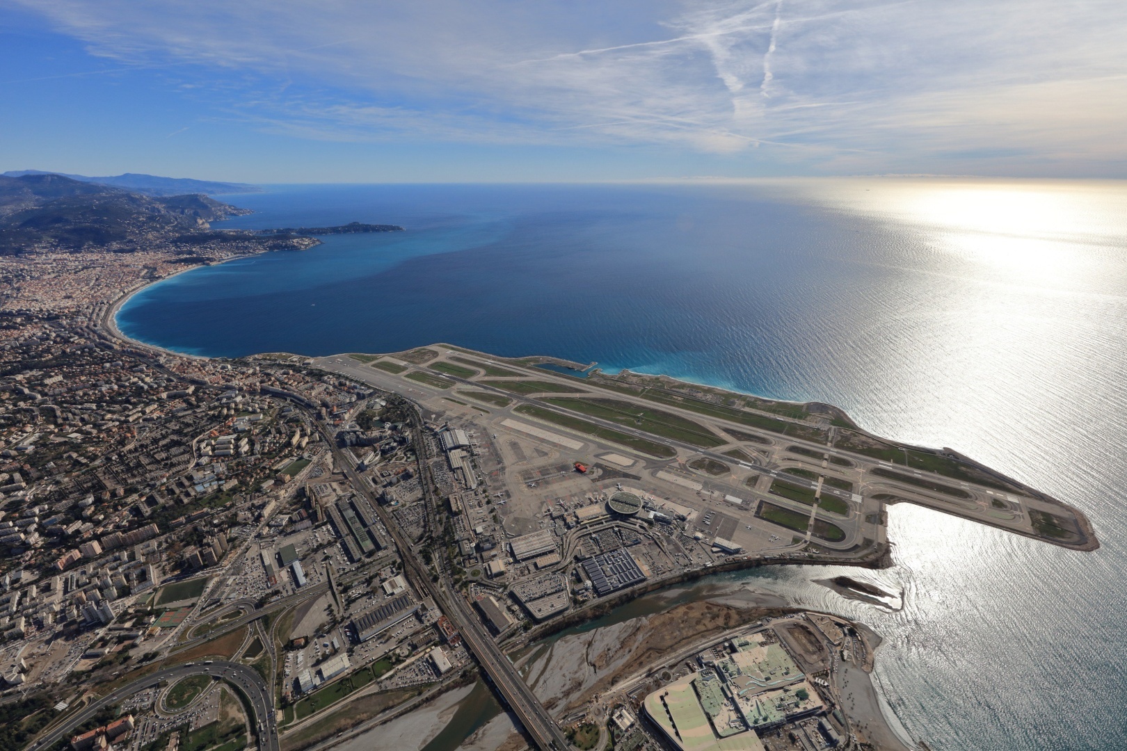 transfert-aeroport-nice-cannes-vtc.jpg